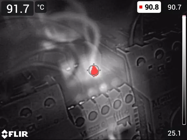 Termogram elementu rozdzielnicy elektrycznej